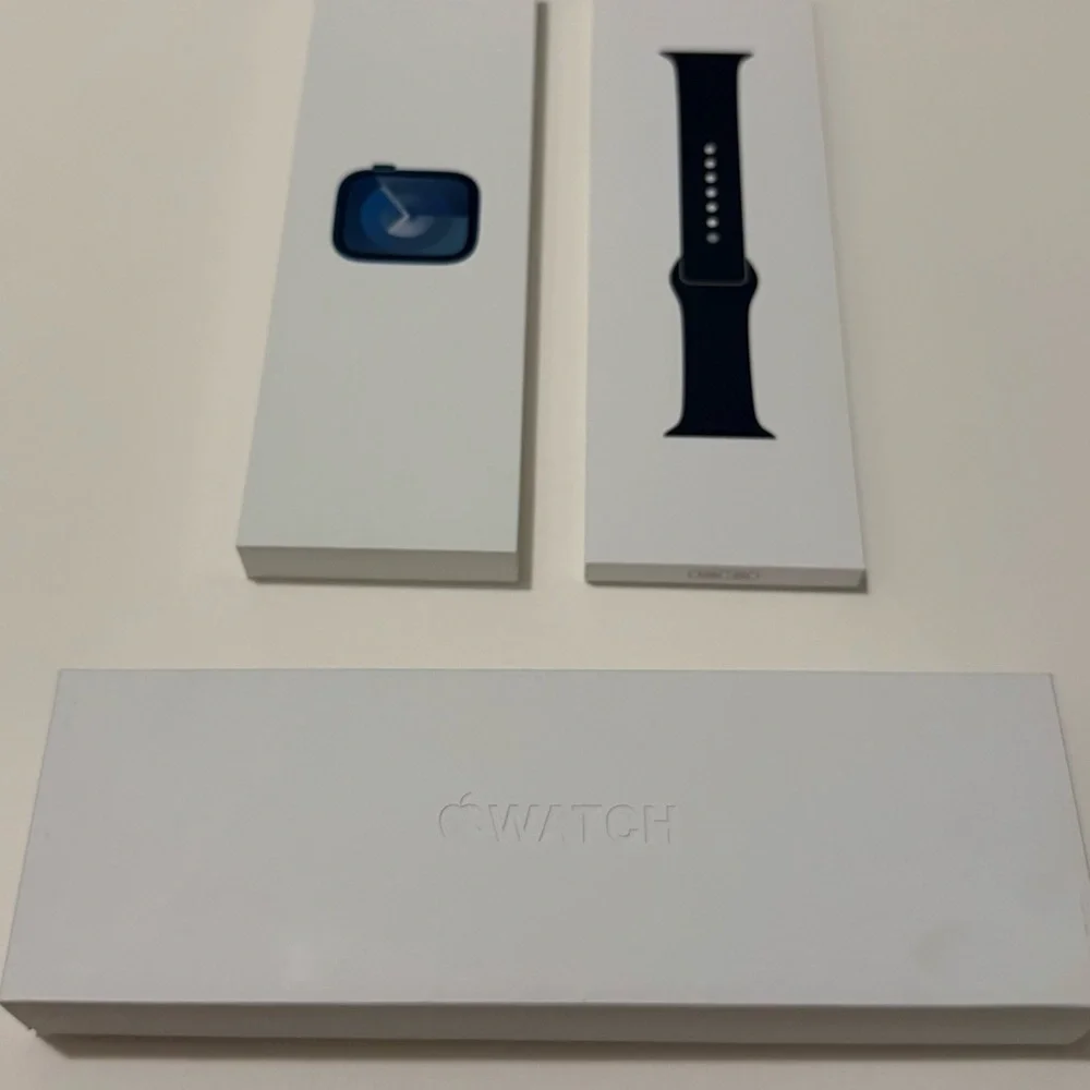 Apple iPad Pro 11 + Apple Watch Series 9 BUNDLE